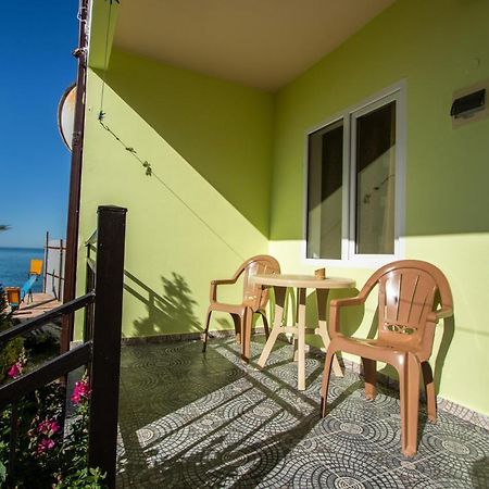 Mini Hotel Vavilon New Athos Buitenkant foto